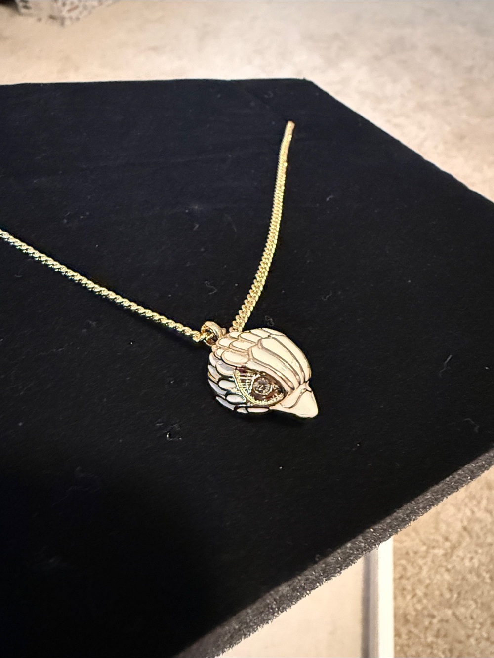 Kurt Geiger white enamel gold pendant eagle head necklace jewelry - Picture 5 of 5